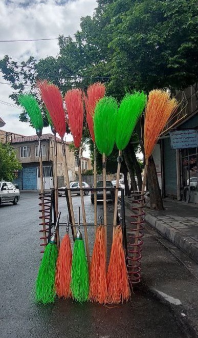 جارو پلاستیکی کریمی